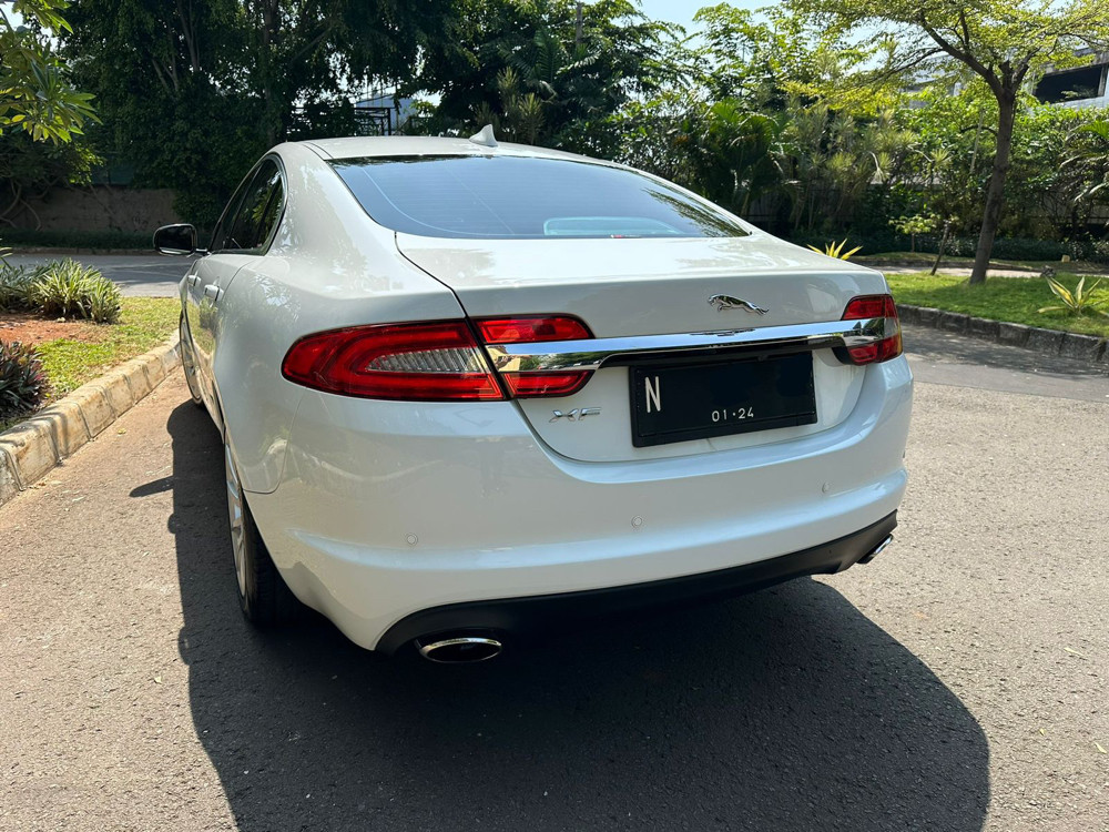 2013 Jaguar XF 2013 Jaguar XF