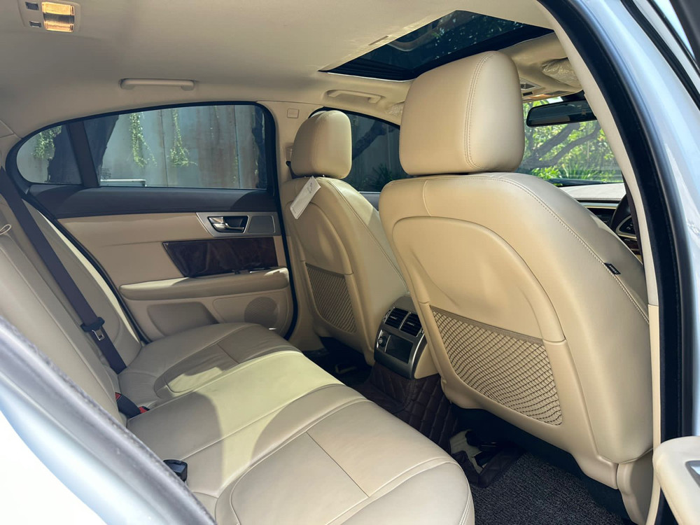 2013 Jaguar XF 2013 Jaguar XF