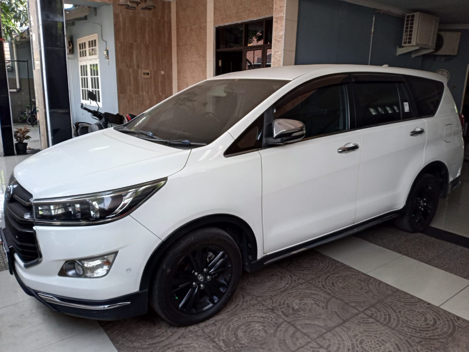 2017 Toyota Venturer 2017 Toyota Venturer