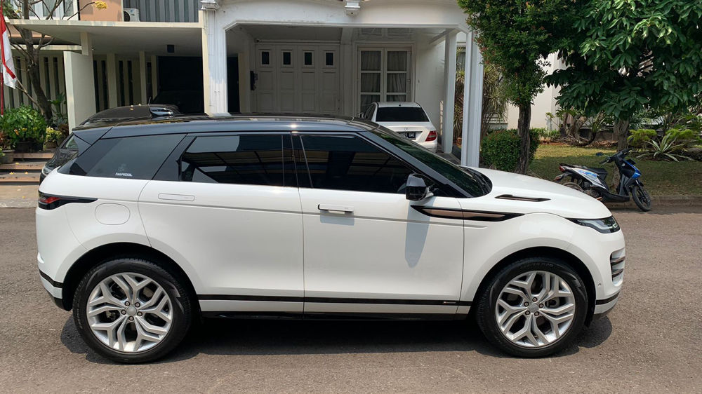 Old 2021 Land Rover Range Rover Evoque 2.0 AT 2.0 AT