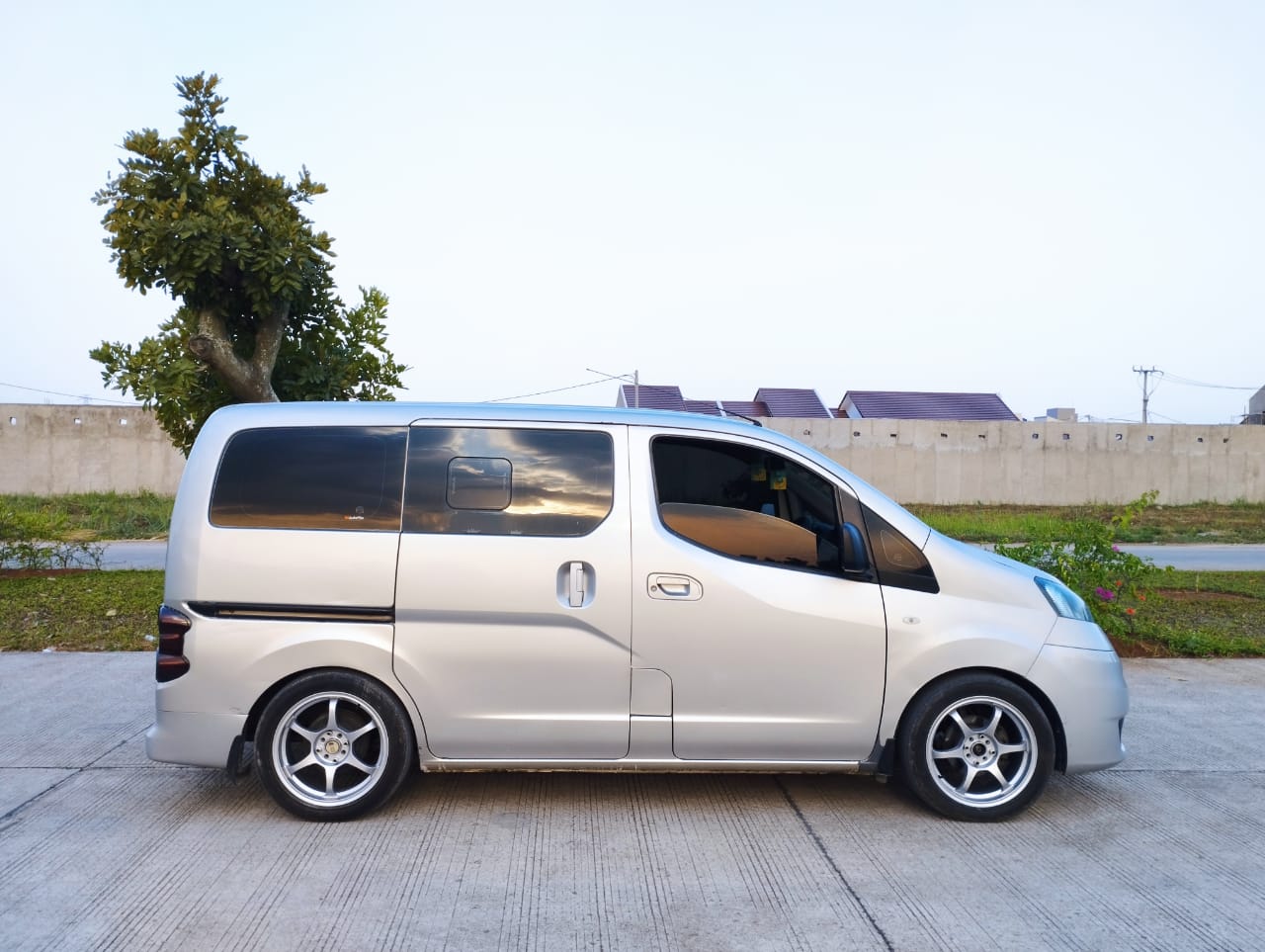 2013 Nissan Evalia 2013 Nissan Evalia