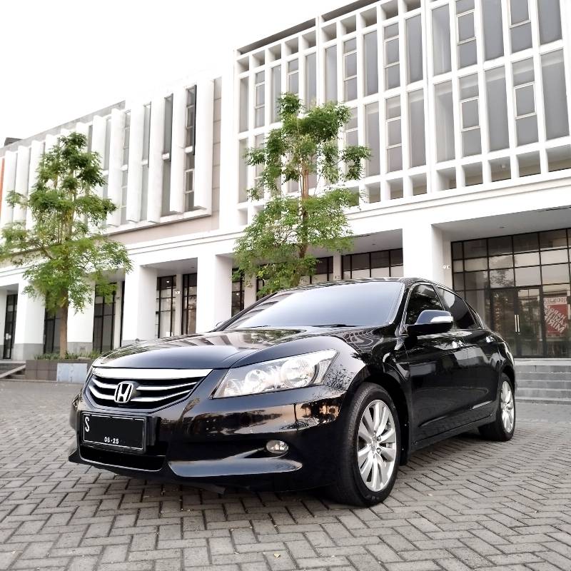 Old 2011 Honda Accord  2.4L VTi 2.4L VTi
