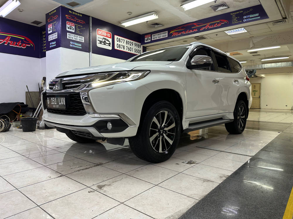 Old 2017 Mitsubishi Pajero Sport Dakar AT 4x2 Dakar AT 4x2