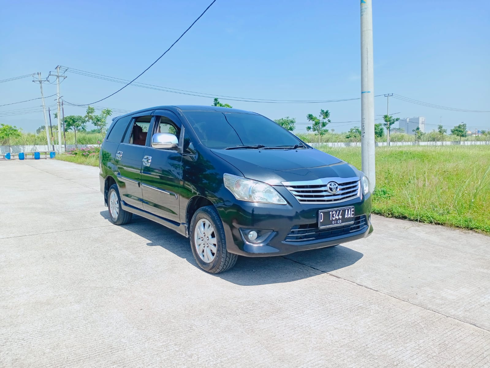2013 Toyota Kijang Innova 2013 Toyota Kijang Innova