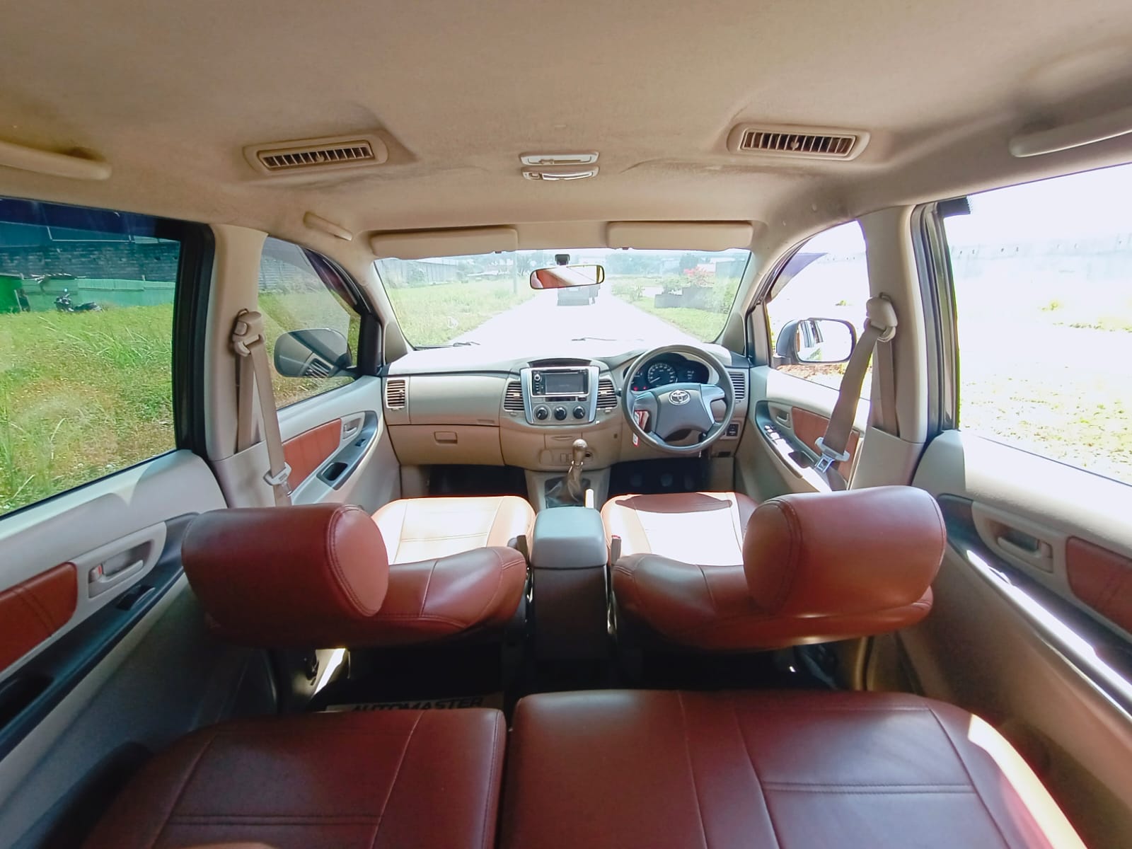 2013 Toyota Kijang Innova 2013 Toyota Kijang Innova