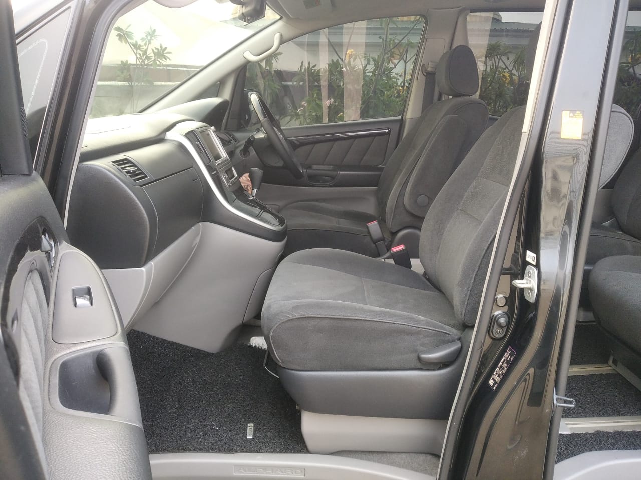 2005 Toyota Alphard 2005 Toyota Alphard