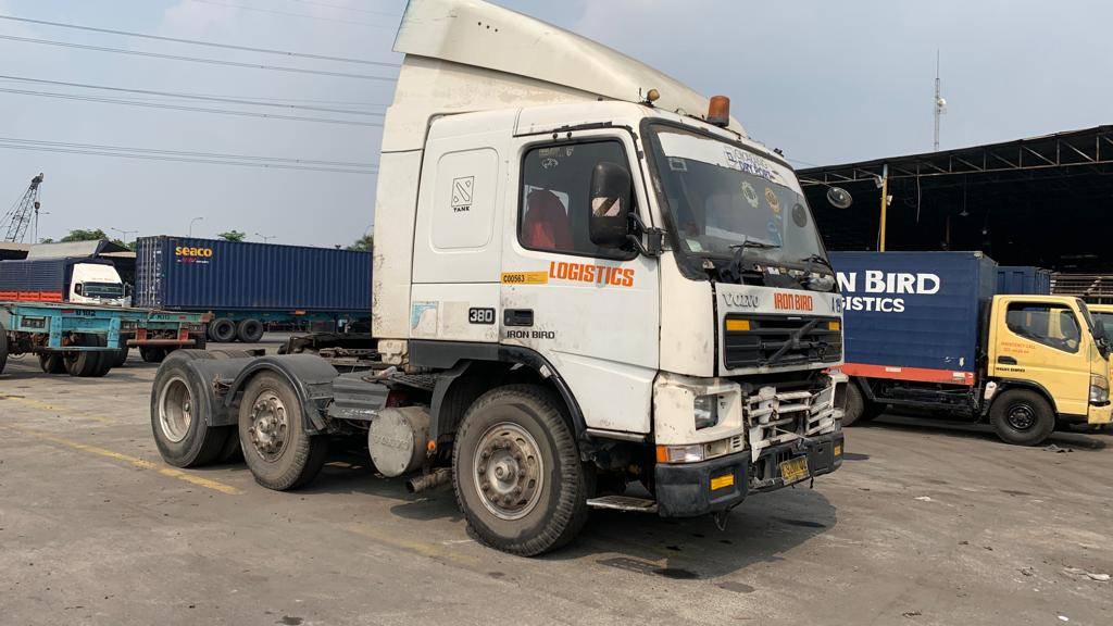 2000 Volvo S90 2000 Volvo S90