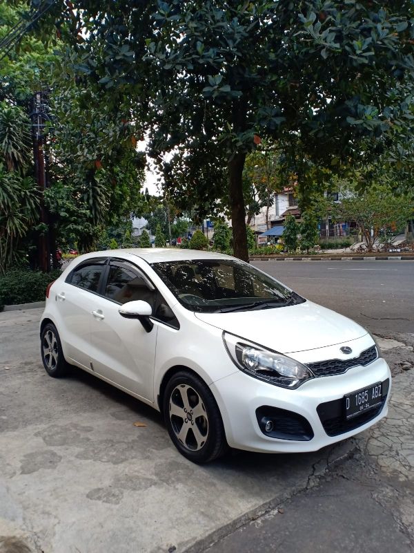 Kia Rio Harga, Review, Spesifikasi & Promo Desember - Zigwheels Indonesia