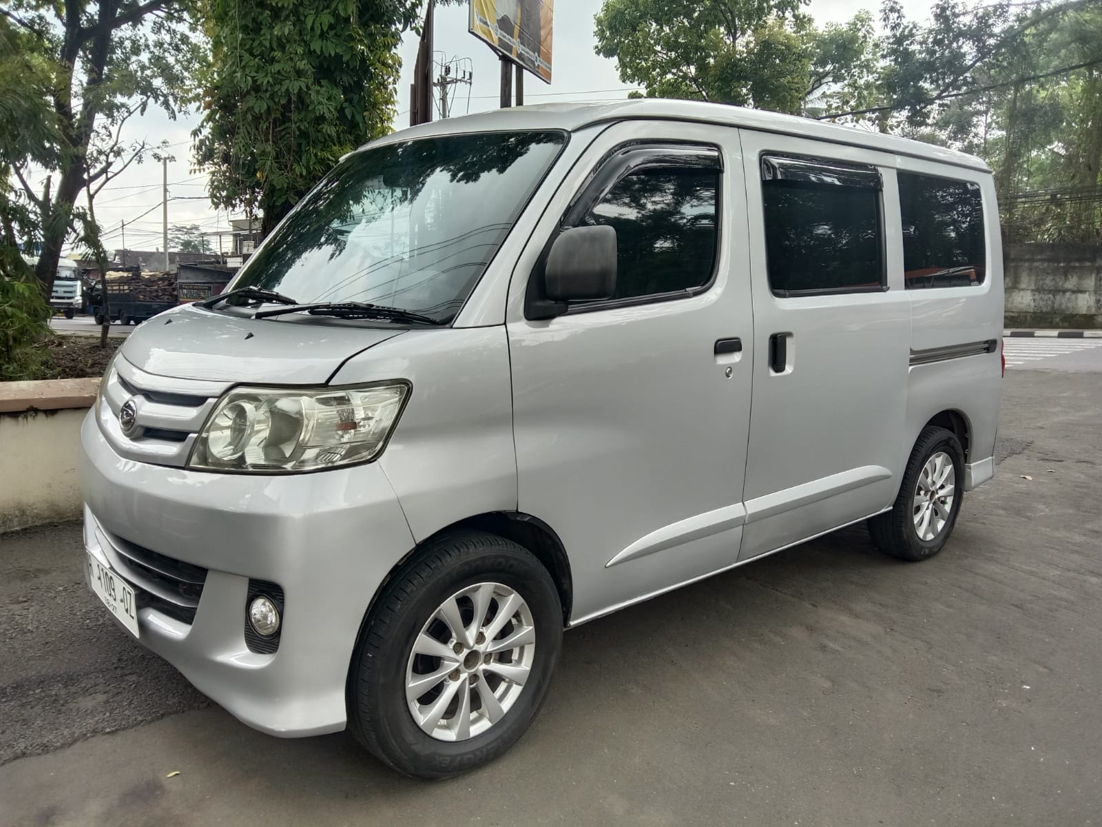 2011 Daihatsu Luxio 2011 Daihatsu Luxio