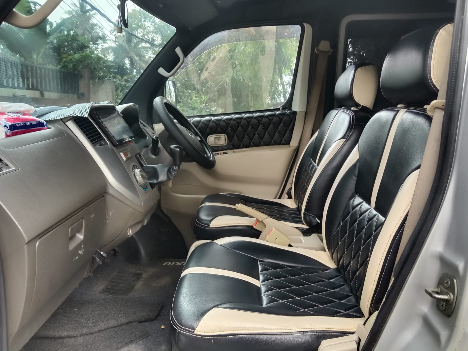 2011 Daihatsu Luxio 2011 Daihatsu Luxio