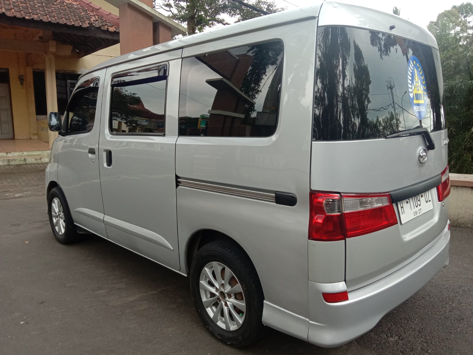 2011 Daihatsu Luxio 2011 Daihatsu Luxio