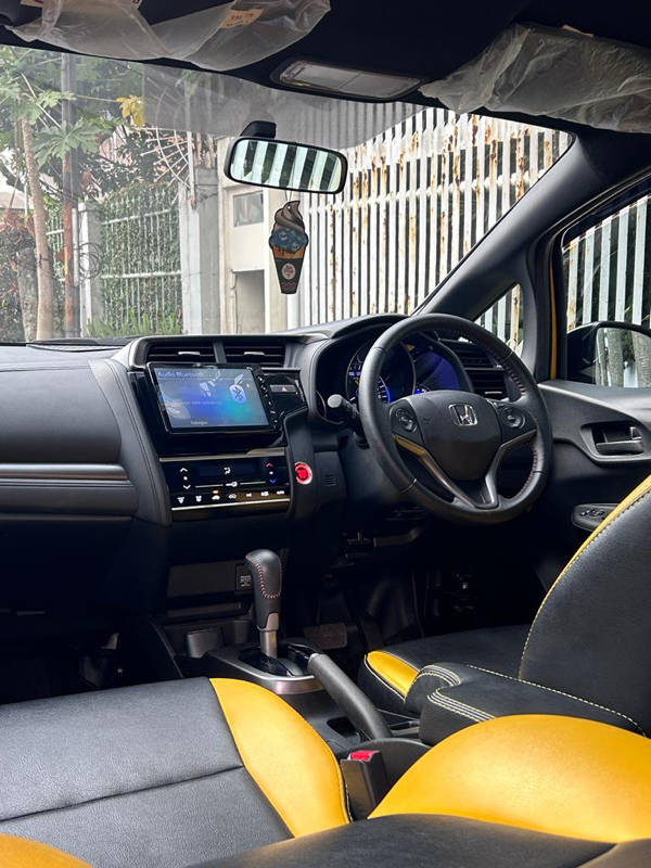 2019 Honda Jazz  RS CVT TWO TONE RS CVT TWO TONE tua