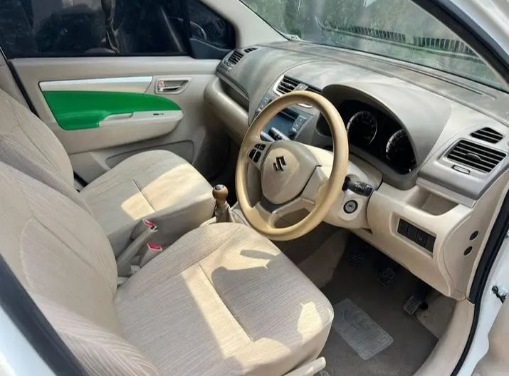 2013 Suzuki Ertiga 2013 Suzuki Ertiga
