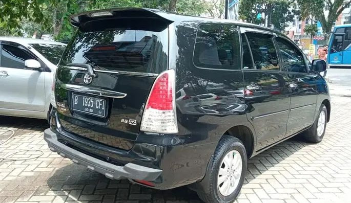2010 Toyota Kijang Innova 2010 Toyota Kijang Innova