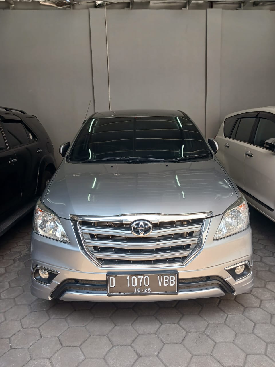 Second Hand 2015 Toyota Innova Second Hand 2015 Toyota Innova