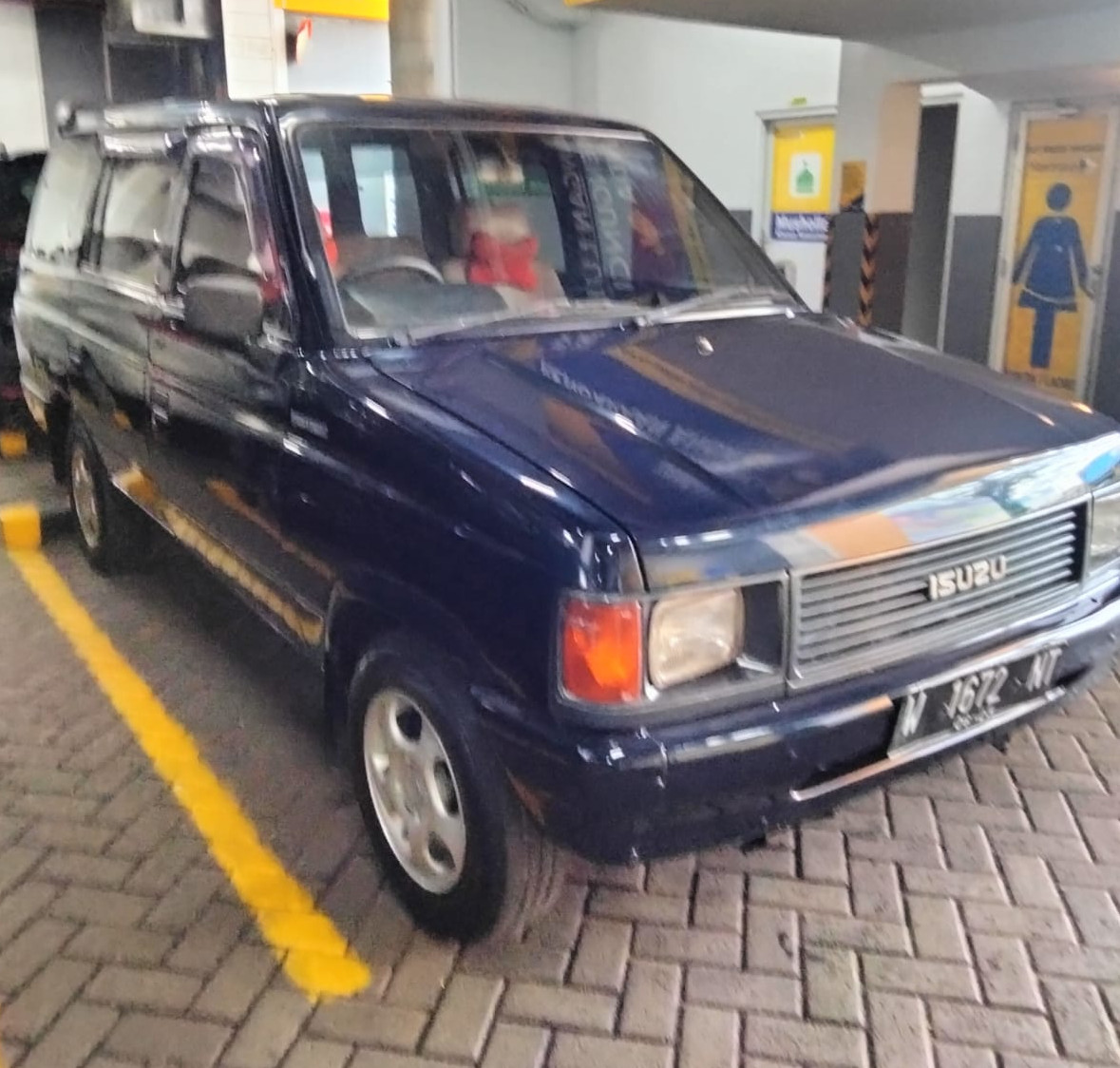 1995 Isuzu Panther 1995 Isuzu Panther