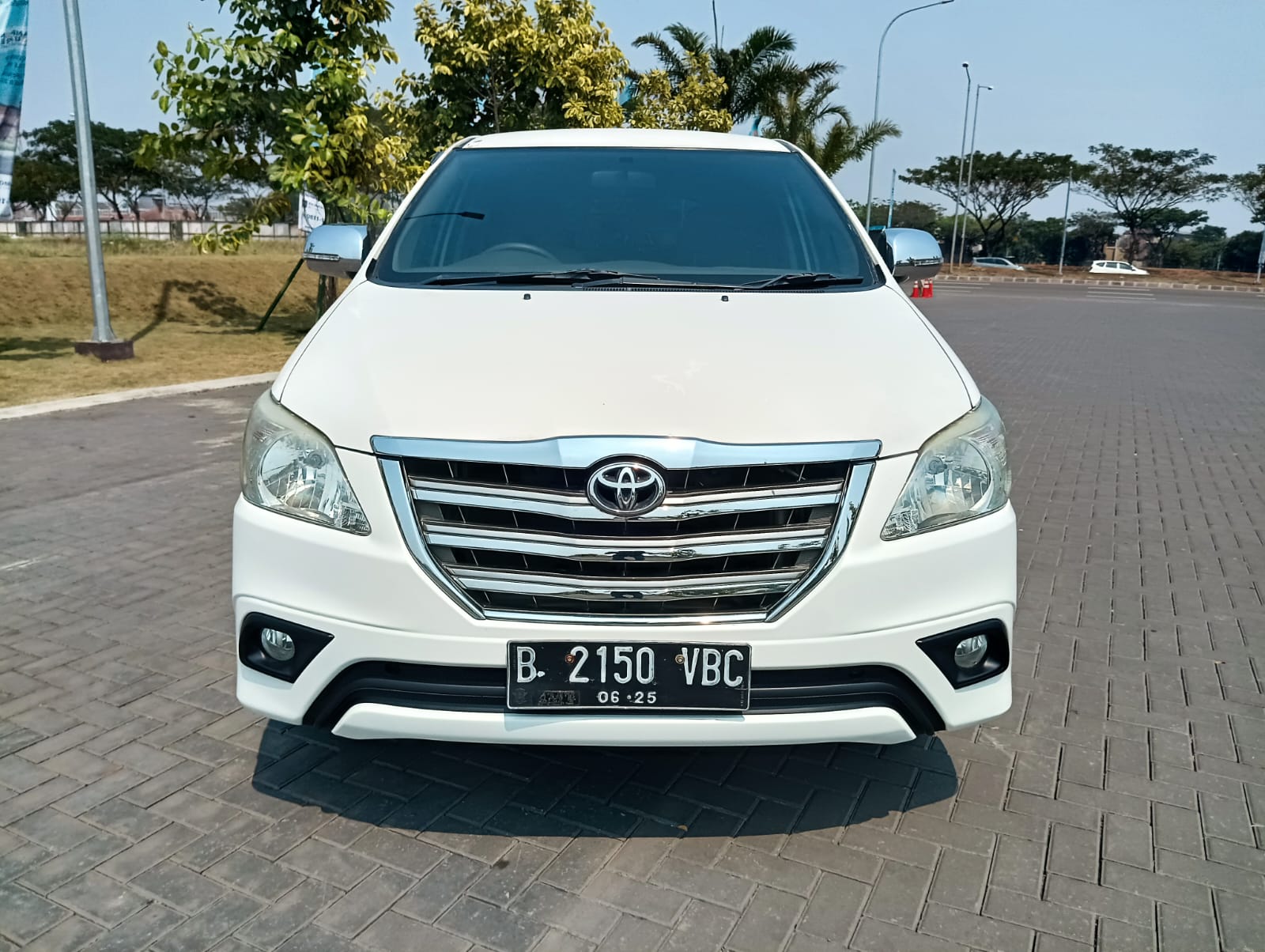 2015 Toyota Kijang Innova 2015 Toyota Kijang Innova