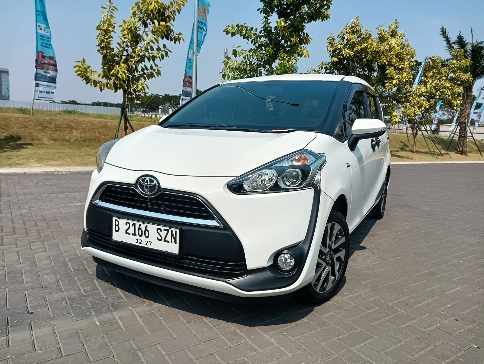 2017 Toyota Sienta 2017 Toyota Sienta