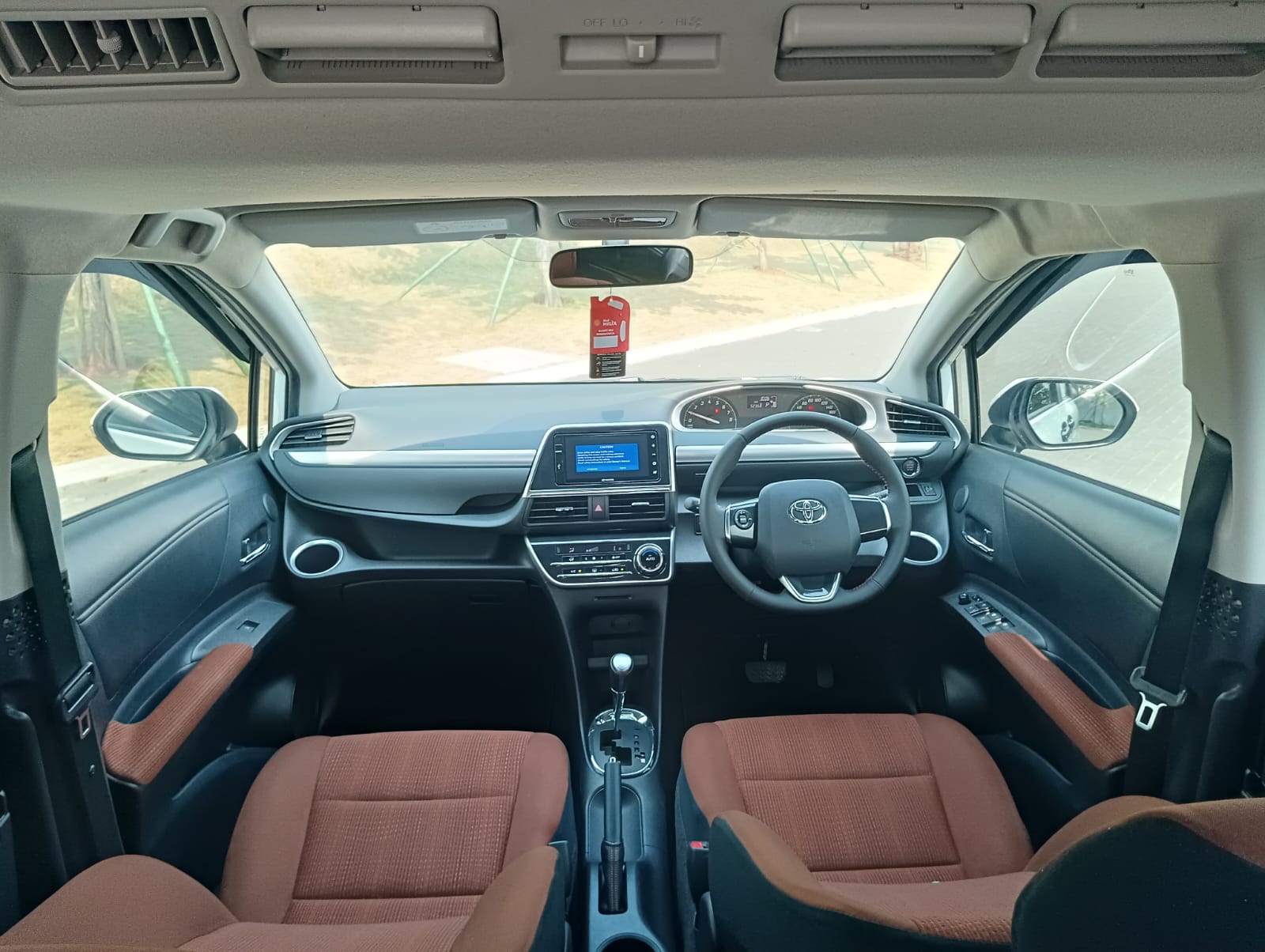 2017 Toyota Sienta 2017 Toyota Sienta