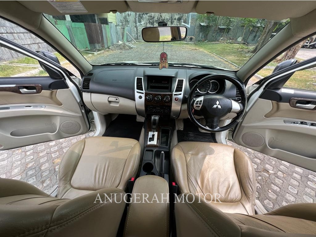 2011 Mitsubishi Pajero Sport  2011 Mitsubishi Pajero Sport