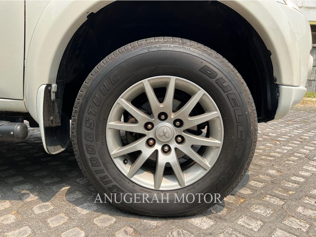 2011 Mitsubishi Pajero Sport  2011 Mitsubishi Pajero Sport