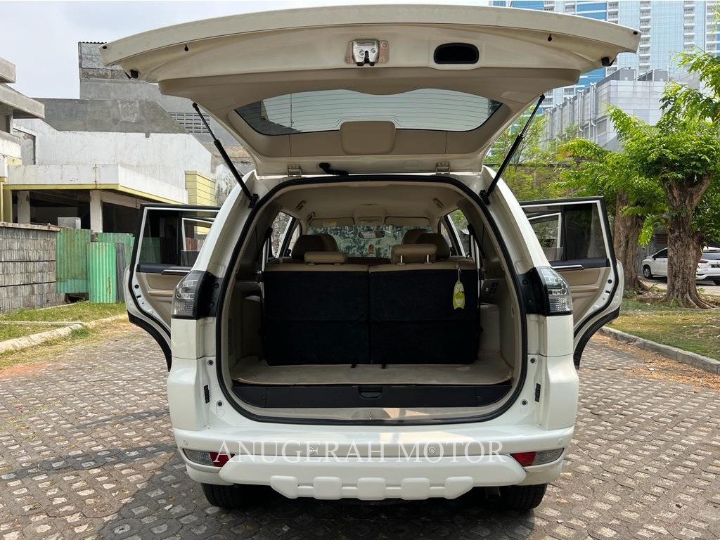 2011 Mitsubishi Pajero Sport  2011 Mitsubishi Pajero Sport