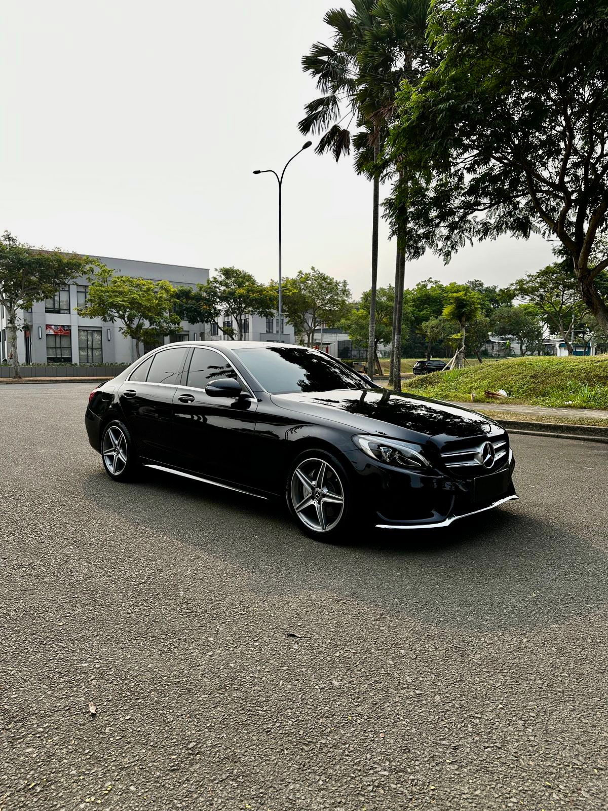 2017 Mercedes Benz C-Class Sedan C 200 Bekas 2017 Mercedes Benz C-Class Sedan C 200 Bekas