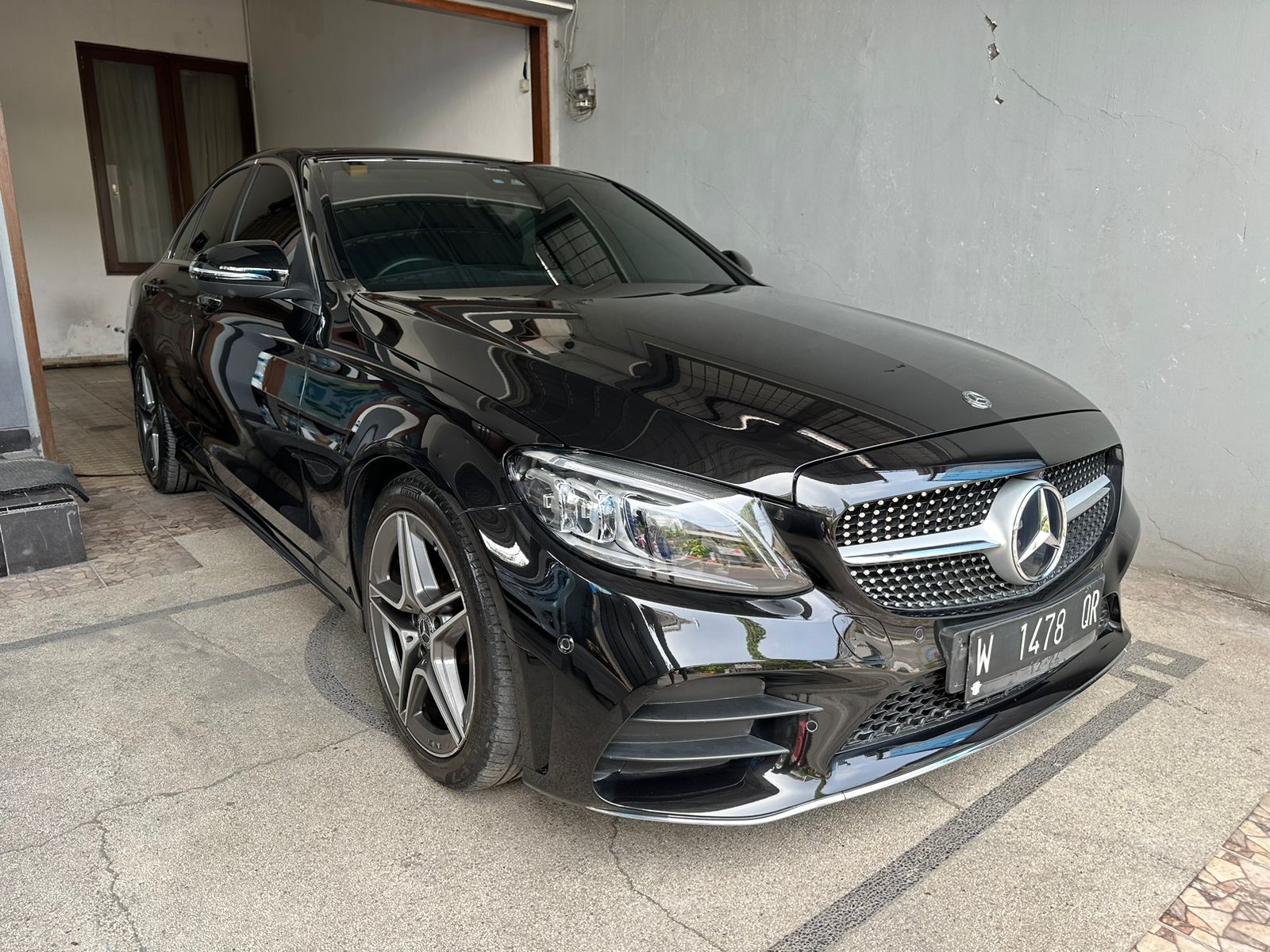 2019 Mercedes Benz C-Class Sedan C 300 AMG Line Bekas 2019 Mercedes Benz C-Class Sedan C 300 AMG Line Bekas