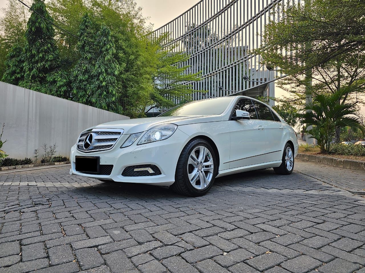 2010 Mercedes Benz E-Class  E 250 AVANGARDE CKD AT