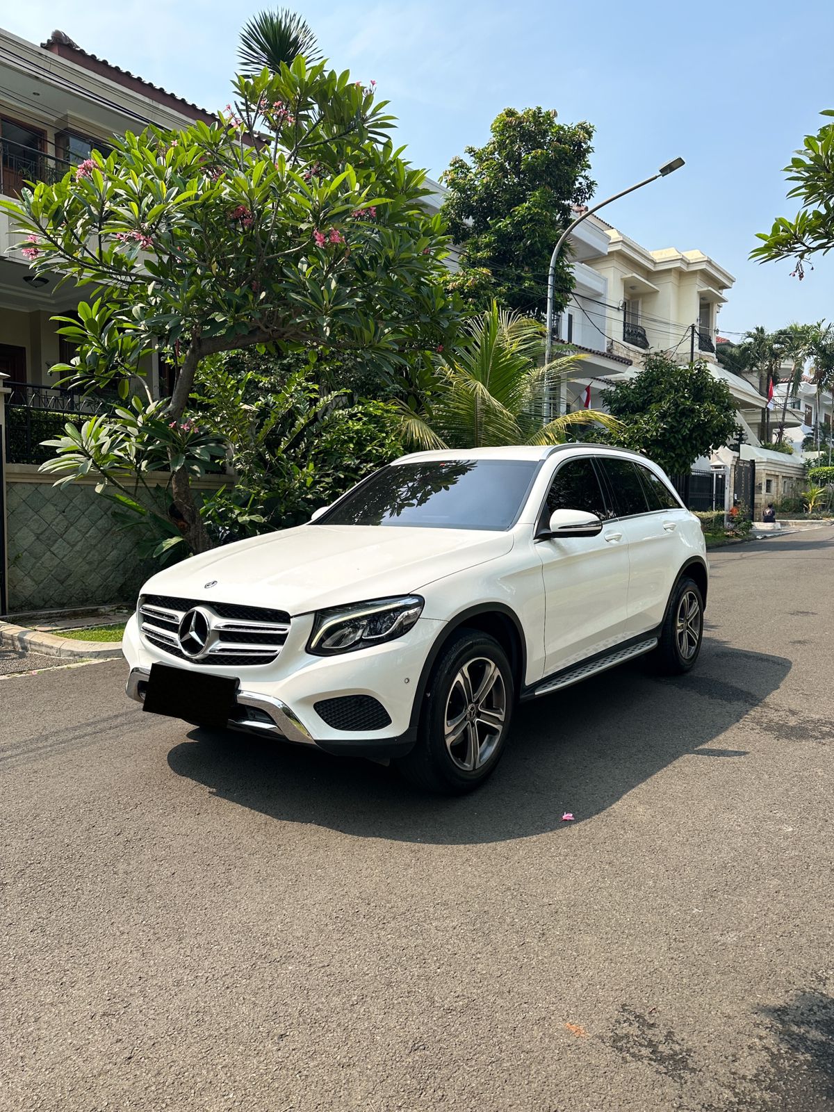 2017 Mercedes Benz GLC-Class 200 AMG Line Bekas 2017 Mercedes Benz GLC-Class 200 AMG Line Bekas