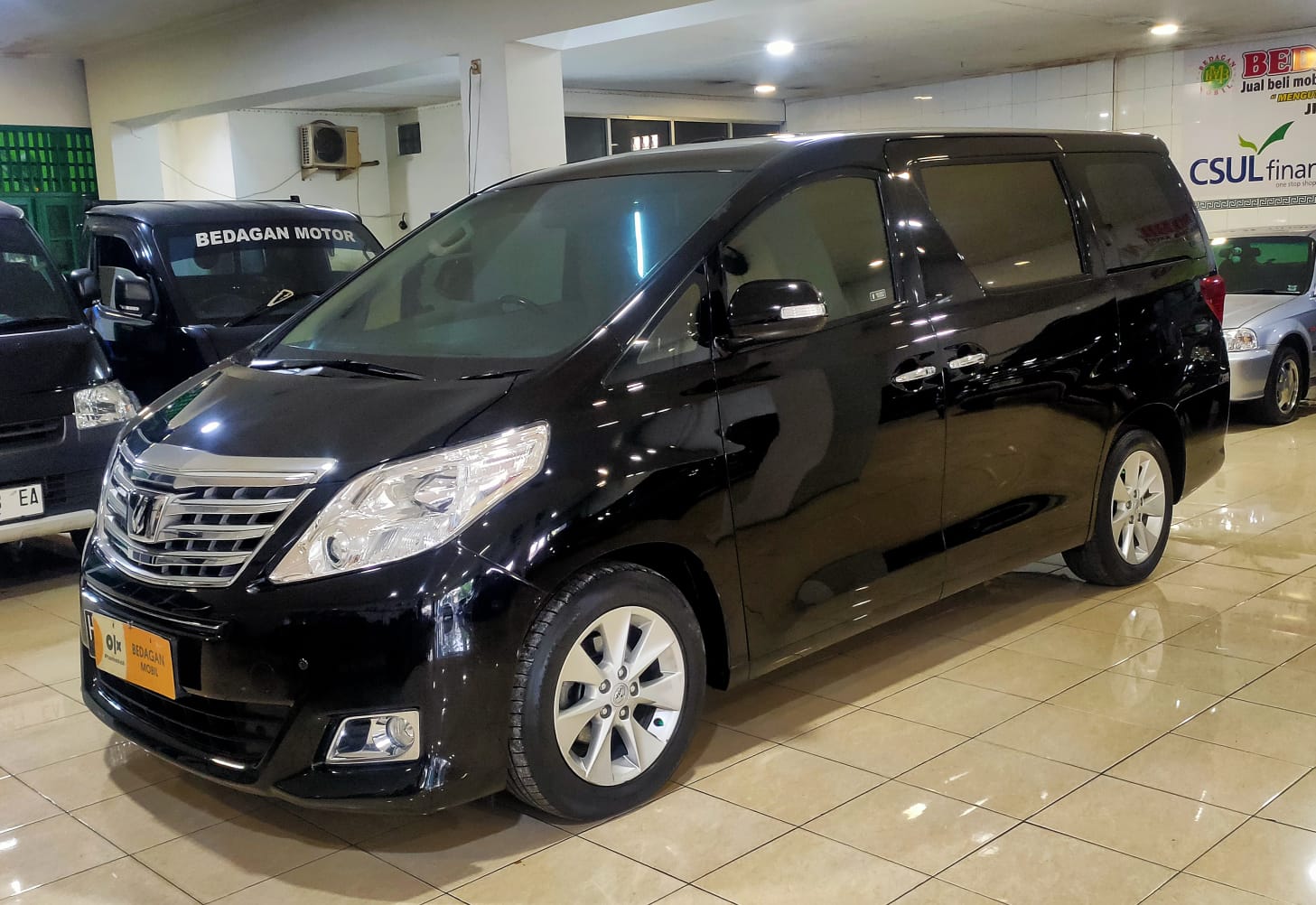 Second Hand 2014 Toyota Alphard Second Hand 2014 Toyota Alphard