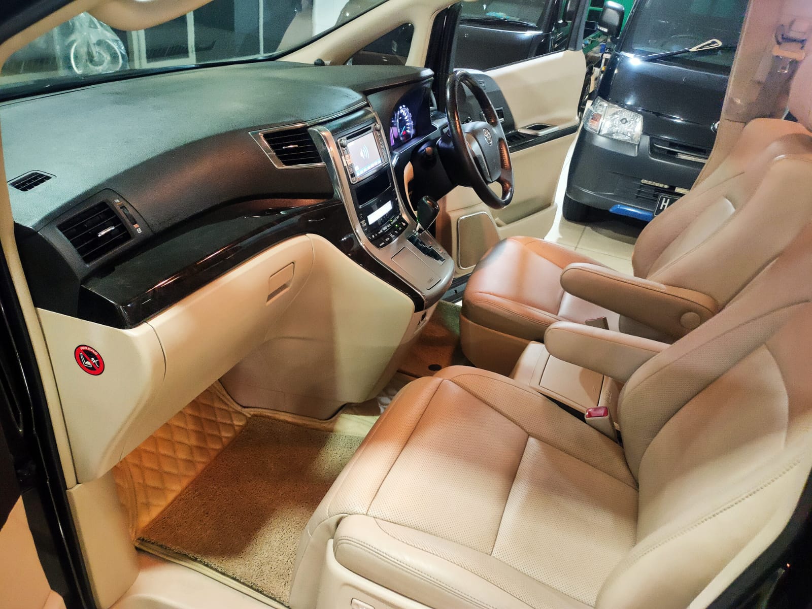 2014 Toyota Alphard 2014 Toyota Alphard