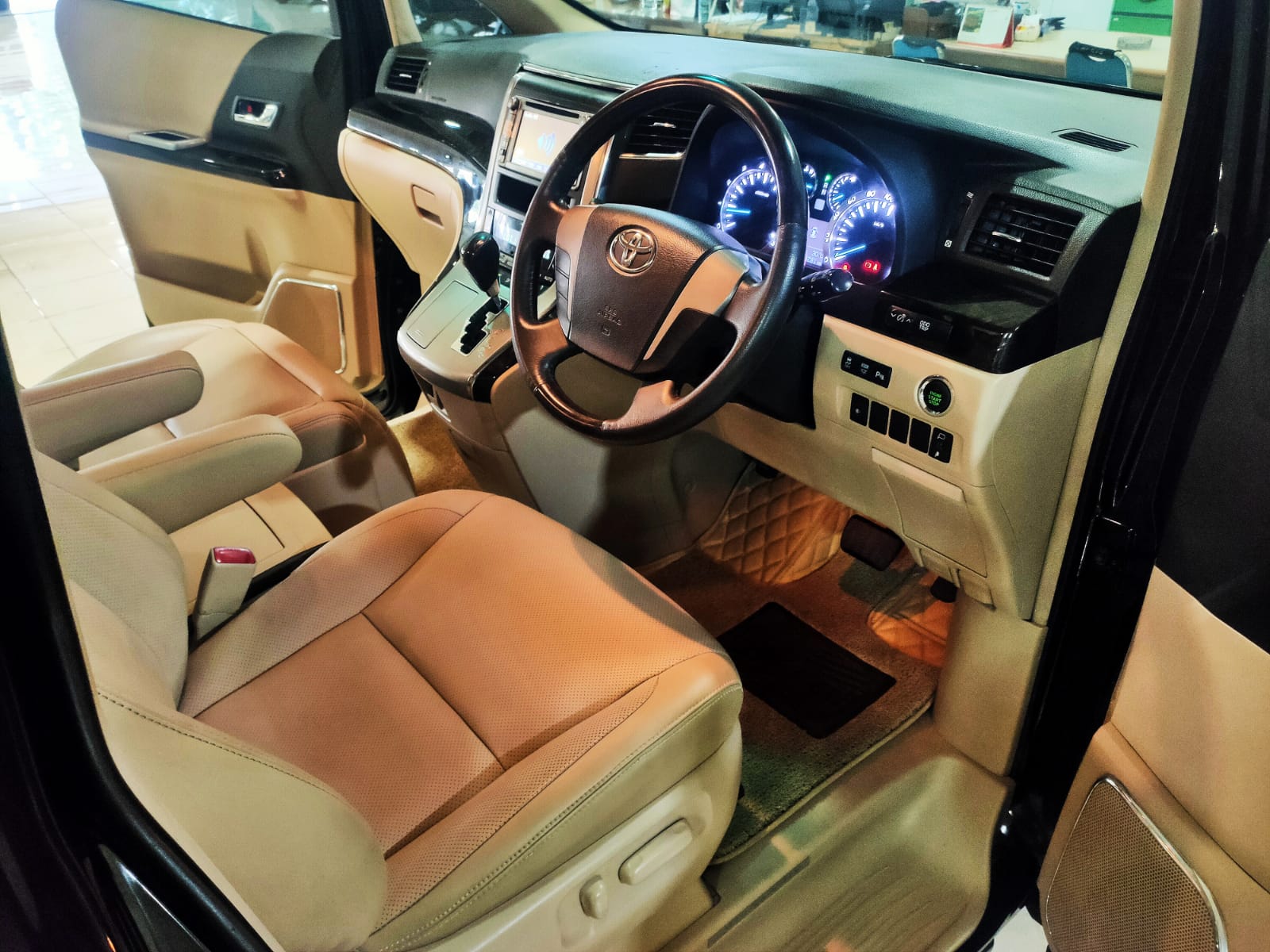 2014 Toyota Alphard 2014 Toyota Alphard