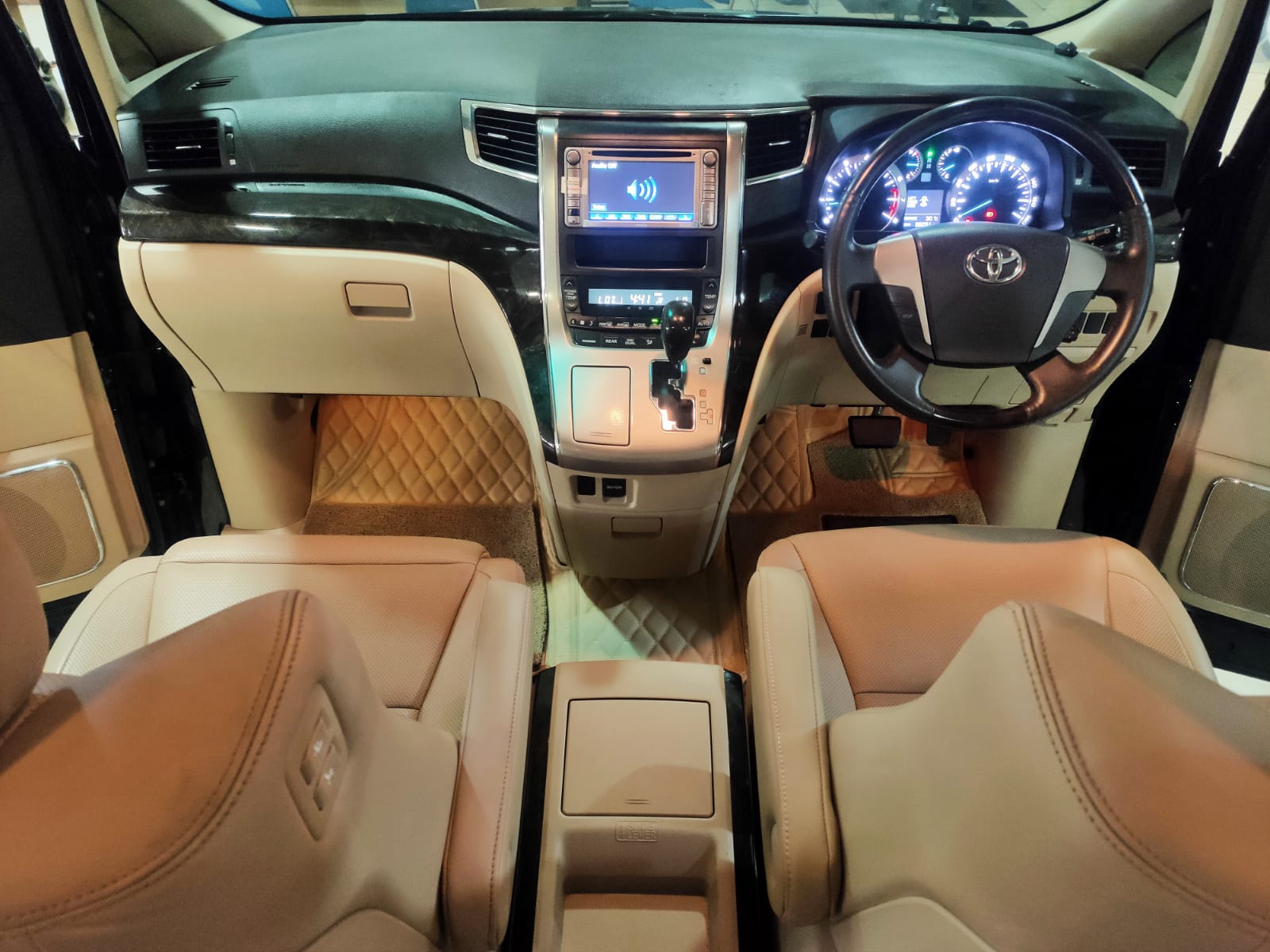 2014 Toyota Alphard 2014 Toyota Alphard