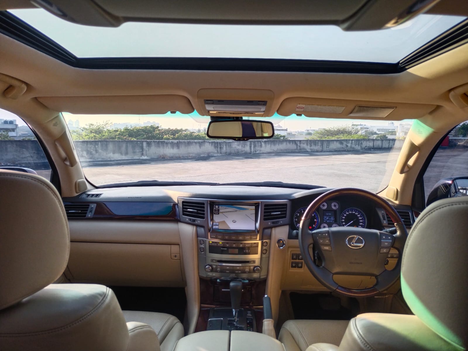 2011 Lexus LX 570 2011 Lexus LX 570