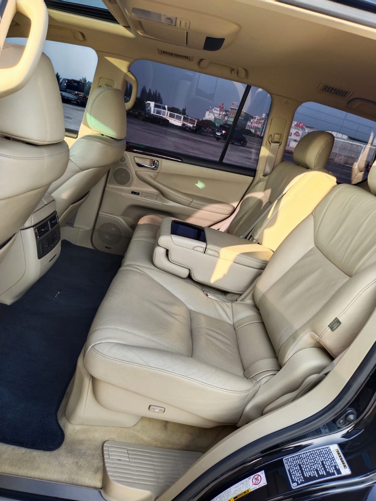 2011 Lexus LX 570 2011 Lexus LX 570