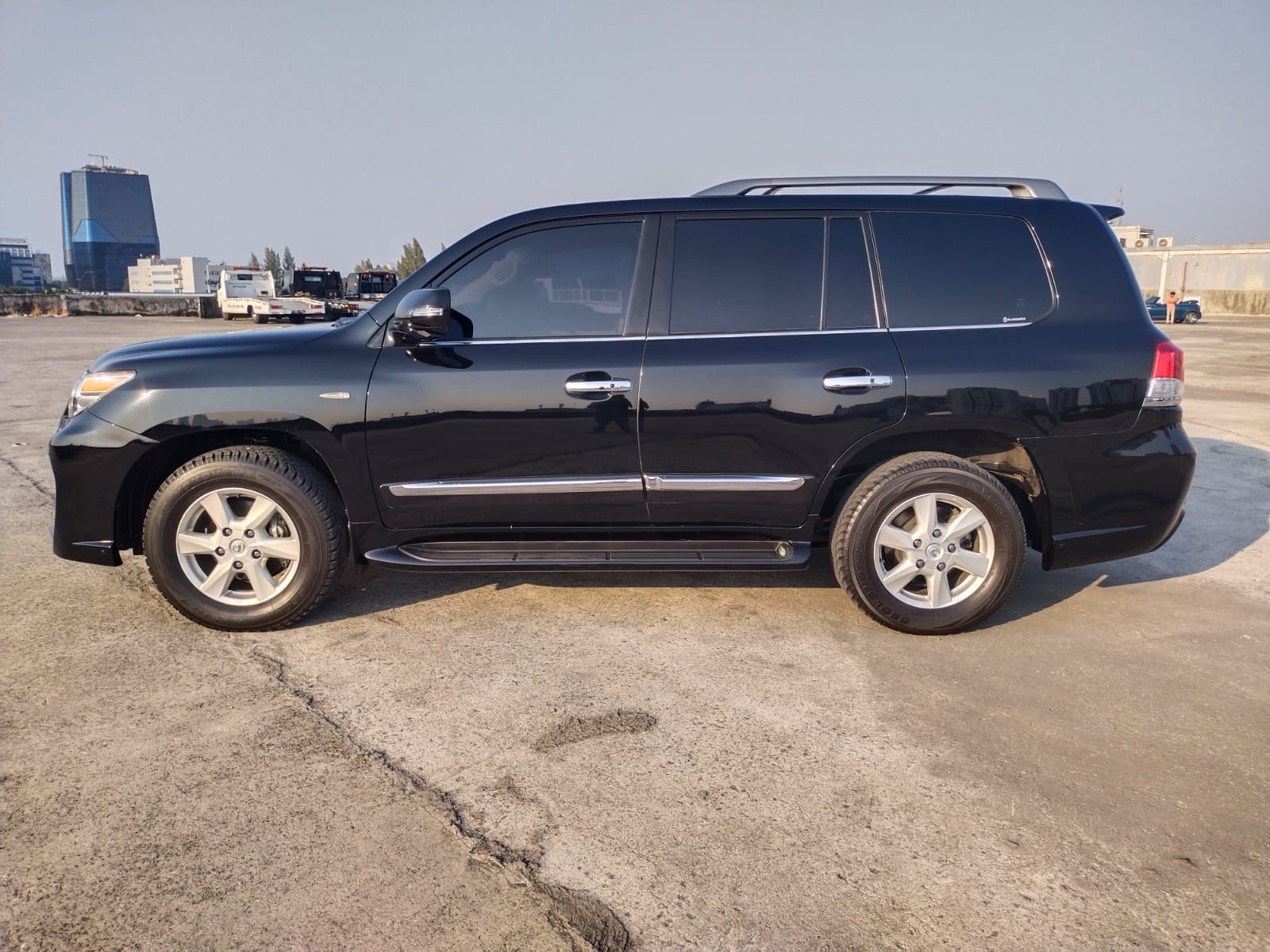 2011 Lexus LX 570 2011 Lexus LX 570