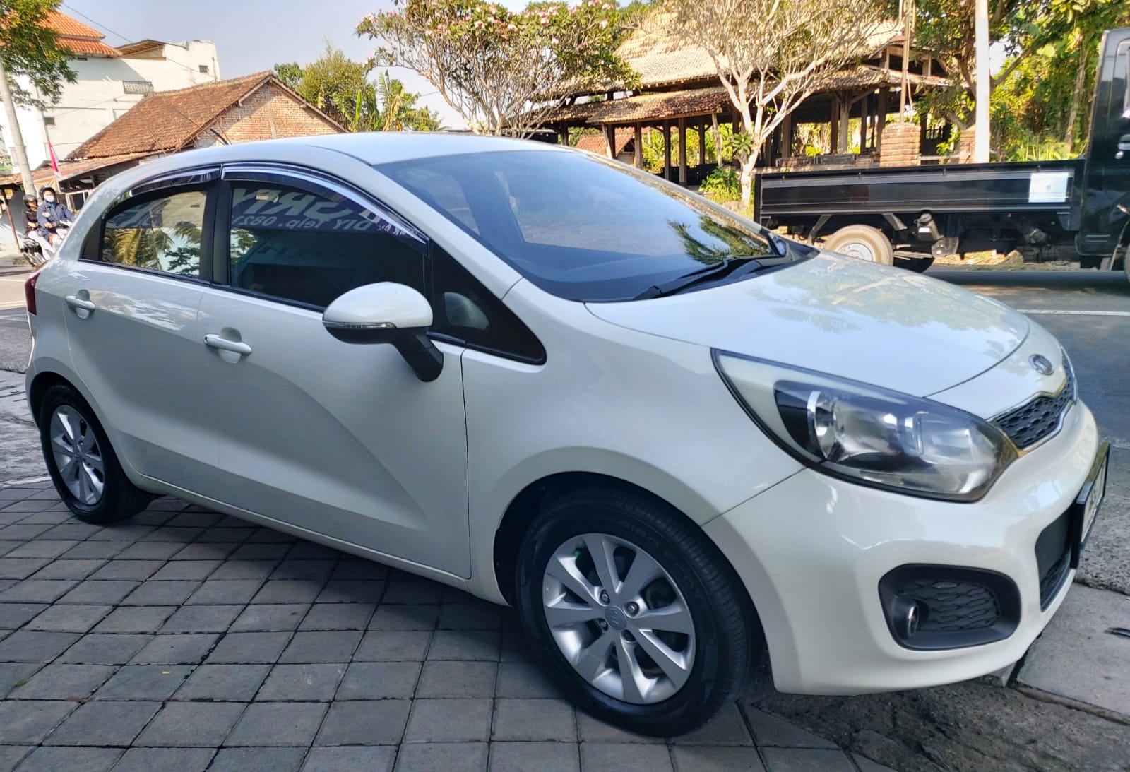 2012 Kia Rio Bekas 2012 Kia Rio Bekas