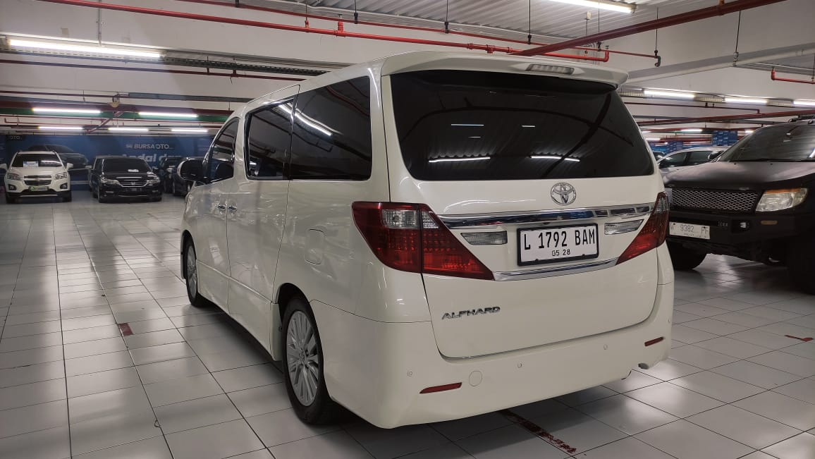 2013 Toyota Alphard 2013 Toyota Alphard