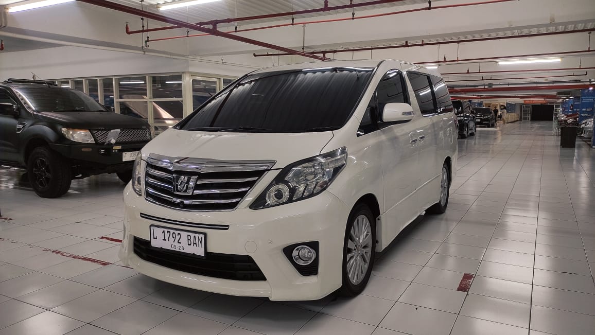 2013 Toyota Alphard 2013 Toyota Alphard