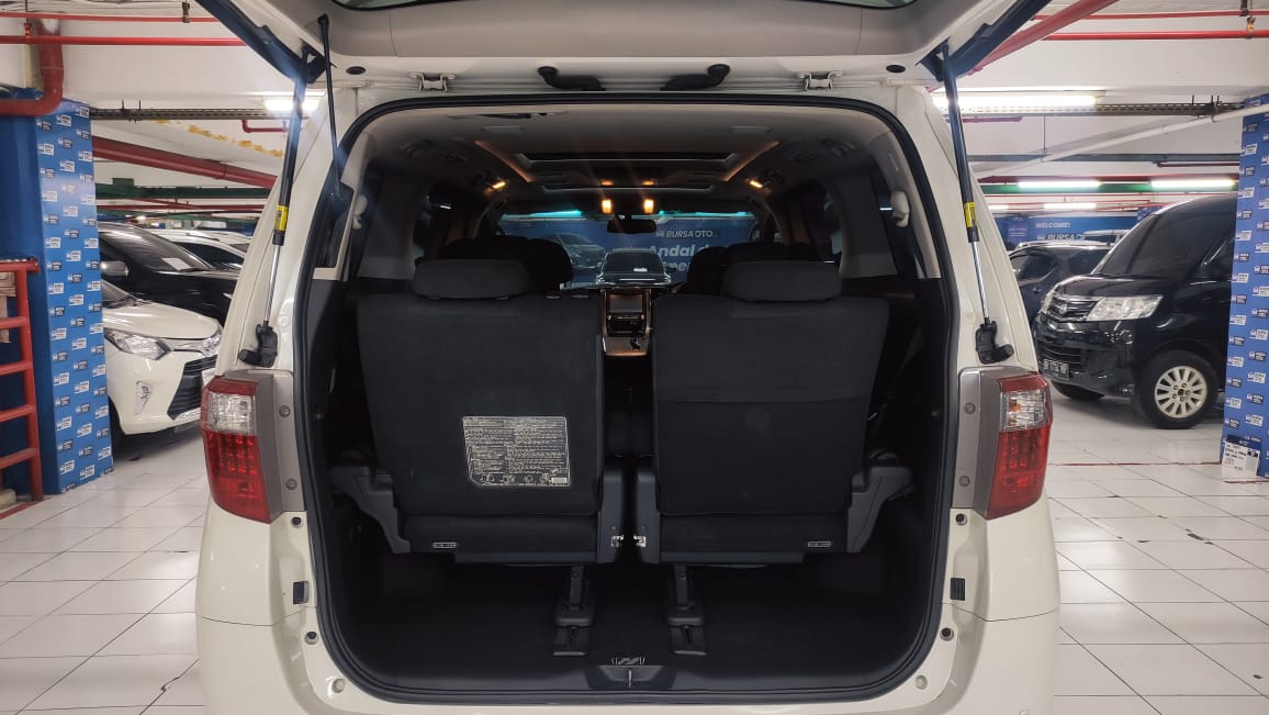 2013 Toyota Alphard 2013 Toyota Alphard