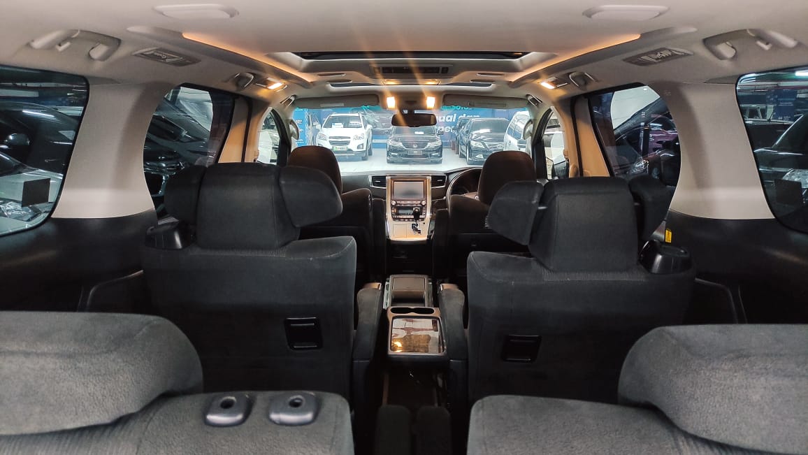 2013 Toyota Alphard 2013 Toyota Alphard