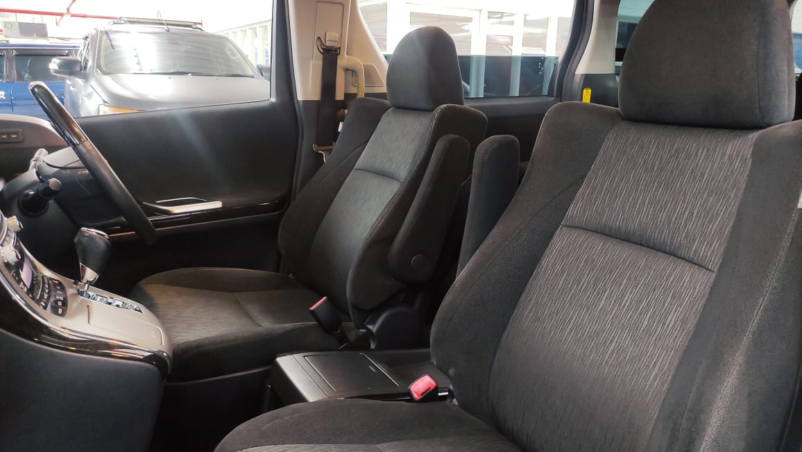 2013 Toyota Alphard 2013 Toyota Alphard