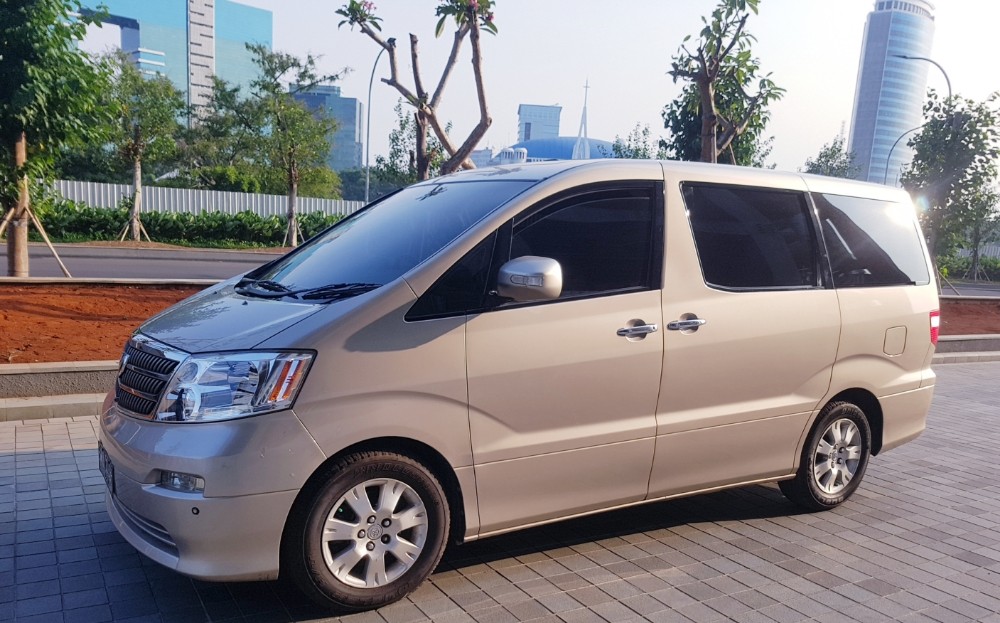 2004 Toyota Alphard