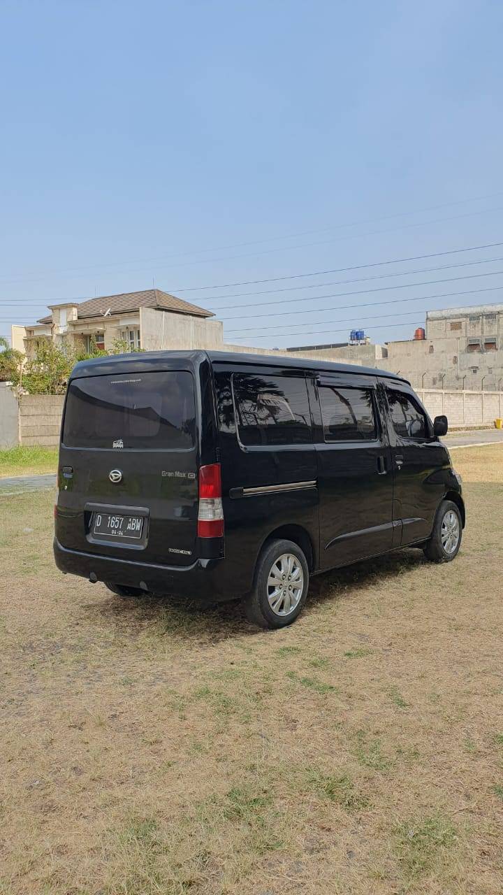 Dijual 2014 Daihatsu Gran Max MB Minibus 1.3L D Mini Bus MT Minibus 1.3L D Mini Bus MT Bekas