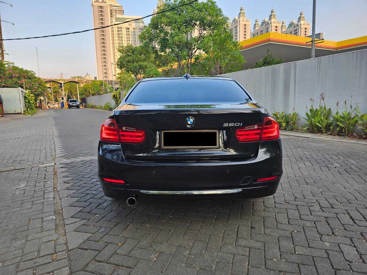 2014 BMW 3 Series Sedan  320i F30 LUXURY 2014 BMW 3 Series Sedan  320i F30 LUXURY