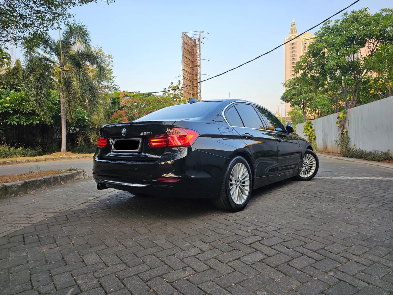 2014 BMW 3 Series Sedan  320i F30 LUXURY 2014 BMW 3 Series Sedan  320i F30 LUXURY