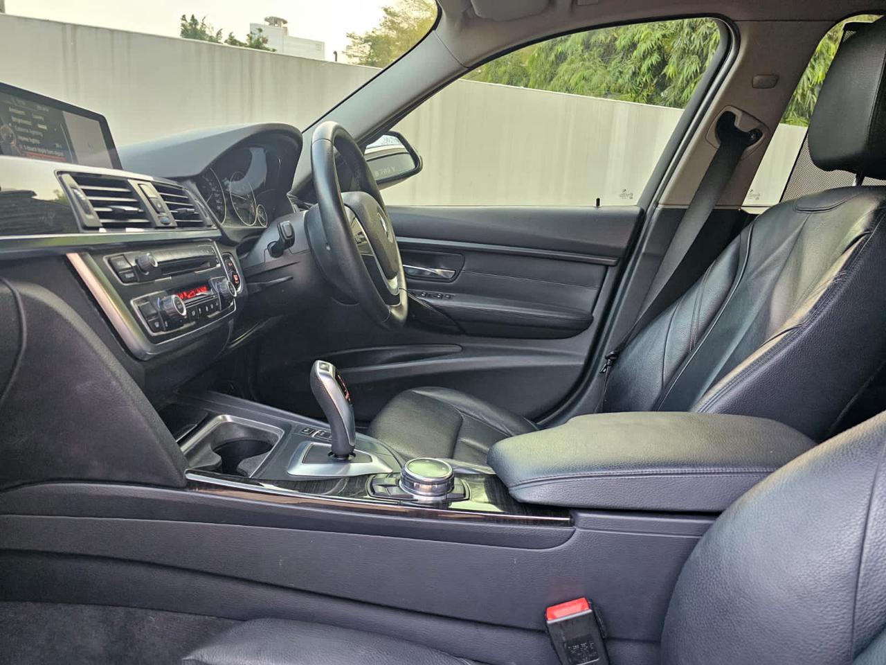 2014 BMW 3 Series Sedan  320i F30 LUXURY 2014 BMW 3 Series Sedan  320i F30 LUXURY