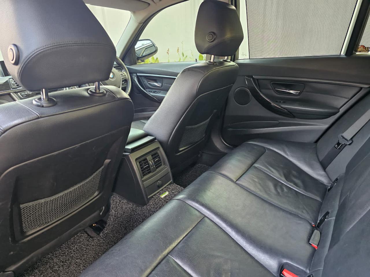 2014 BMW 3 Series Sedan  320i F30 LUXURY 2014 BMW 3 Series Sedan  320i F30 LUXURY