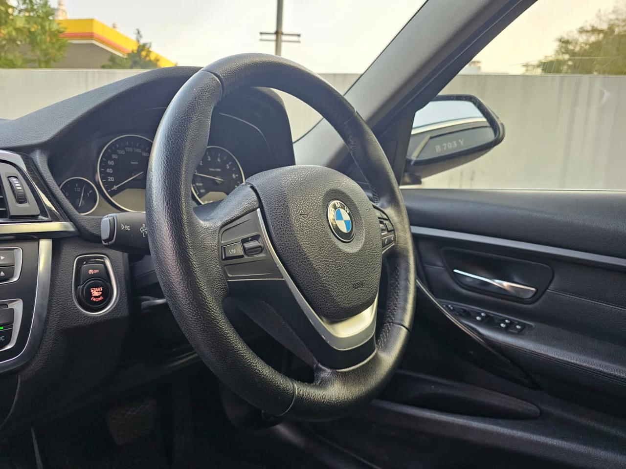 2014 BMW 3 Series Sedan  320i F30 LUXURY 2014 BMW 3 Series Sedan  320i F30 LUXURY